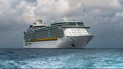 Estaba esposada y se habría golpeado en un bote: Buscan a mujer que desapareció desde crucero