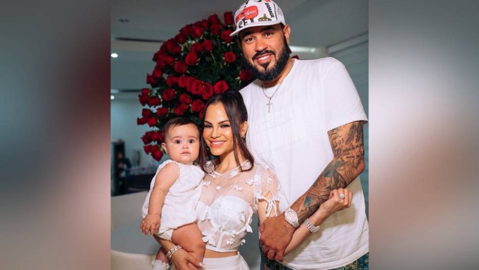 La hija de Natti Natasha enternece las redes sociales al estrenar extravagantes sandalias La hija de Natti Natasha enternece las redes sociales al estrenar extravagantes sandalias