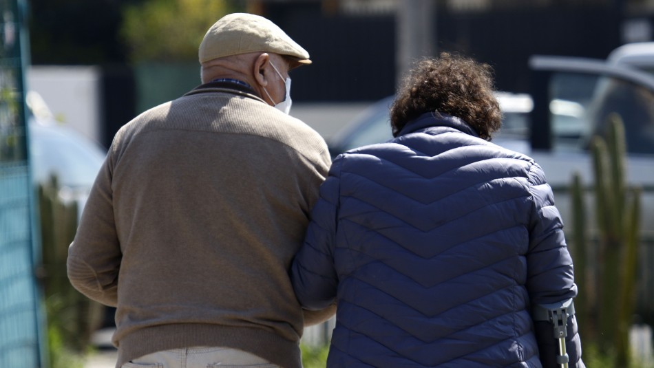 Aumentan jubilados en un 42,6% pero hombres siguen recibiendo montos más altos que las mujeres Aumentan jubilados en un 42,6% pero hombres siguen recibiendo montos más altos que las mujeres