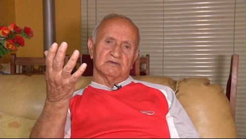 'Dios le puso alas de ángel': Conserje de 81 años que viajaba más de 100 kms. para trabajar recibió ayuda de Farkas