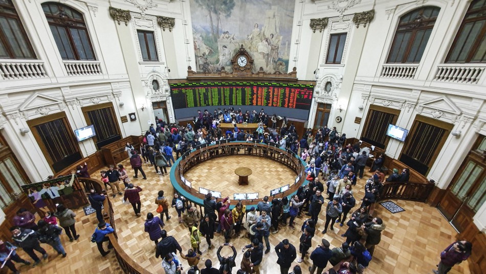 Bolsa de Santiago cae tras estallido del conflicto entre Rusia y Ucrania