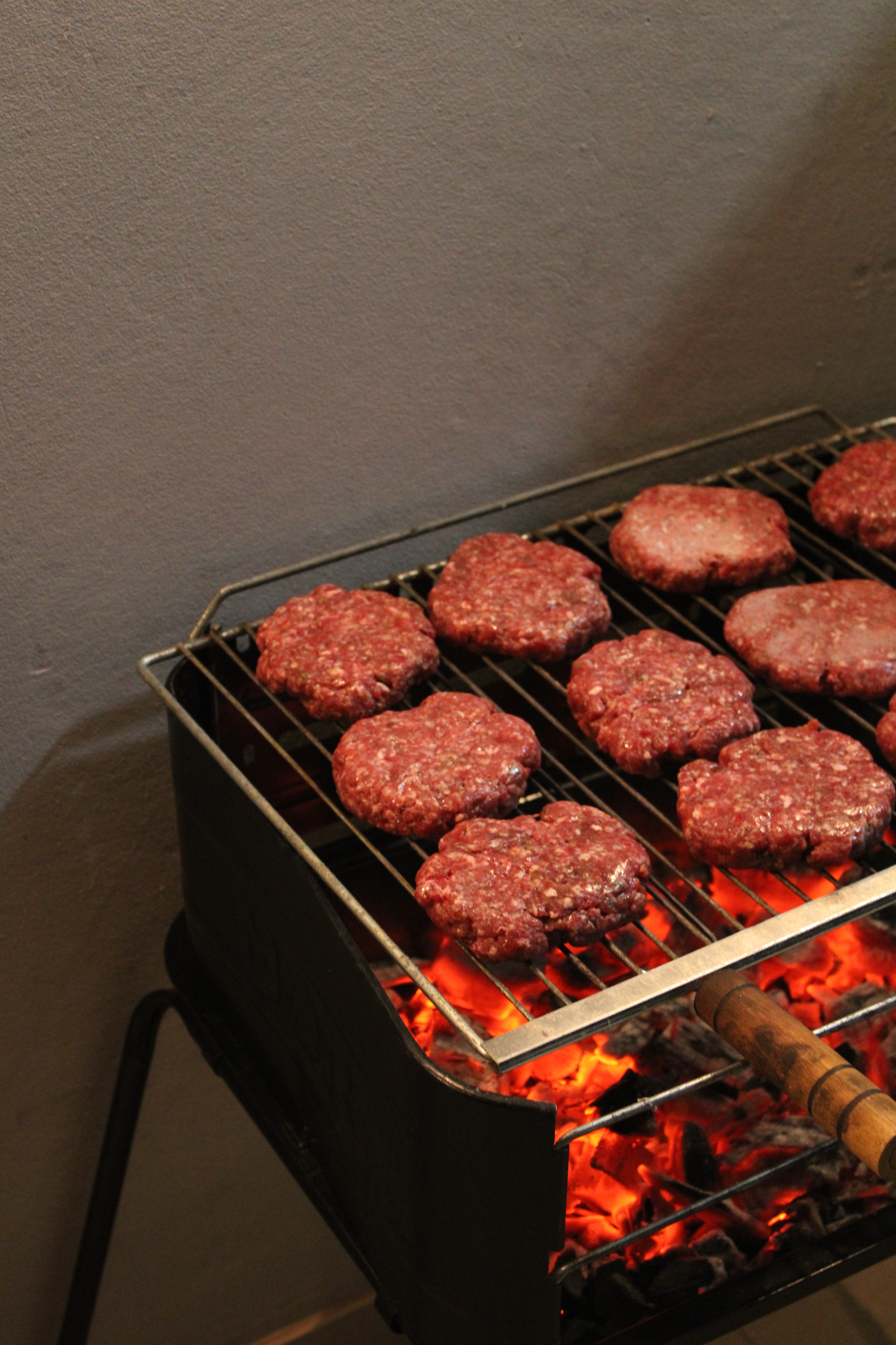 Hamburguesas de carne a la parrilla