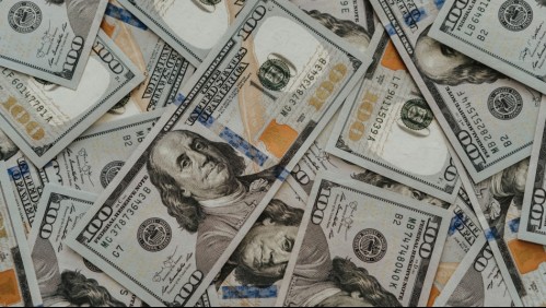 Encontró una mochila con fajos de billetes, se los devolvió a su dueño y rechazó ser recompensado