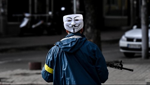 'No es nuestra guerra, ¡detengámosla!': Anonymous reivindica ciberataque contra medios rusos