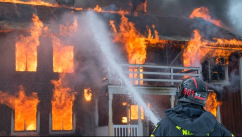 Cerrar la puerta de tu habitación antes de dormir te podría salvar la vida durante un incendio