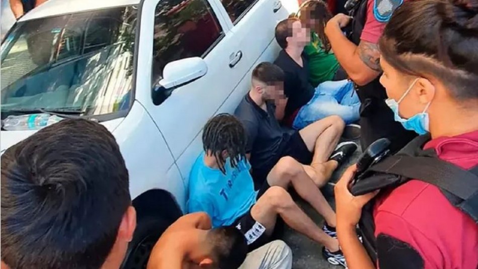 Antecedentes de abuso y militantes políticos: quiénes son los 6 imputados por violar a una joven al interior de un auto Antecedentes de abuso y militantes políticos: quiénes son los 6 imputados por violar a una joven al interior de un auto