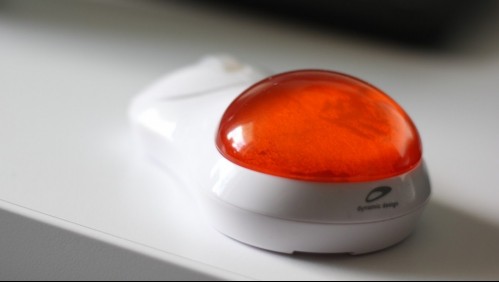 Encontró un enorme botón rojo en el baño de un restaurante y descubrió que tenía una curiosa función