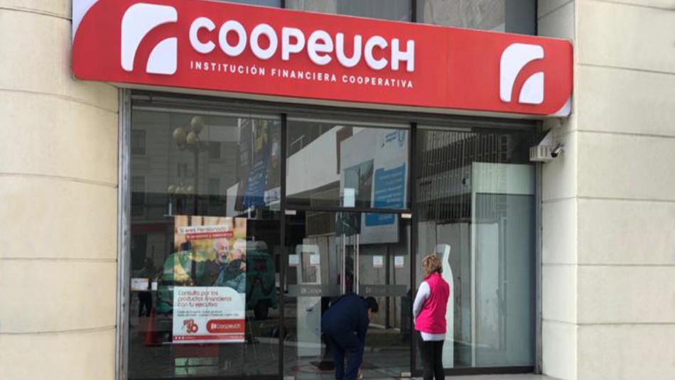 Coopeuch reduce su jornada laboral a 39 horas semanales: La reacción de Vallejo y el plan del gobierno de Boric Coopeuch reduce su jornada laboral a 39 horas semanales: La reacción de Vallejo y el plan del gobierno de Boric
