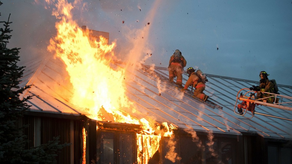mujer-intento-asesinar-a-su-expareja-e-incendio-la-casa-con-su-perro-dentro Le prendió fuego a la casa: Mujer intentó asesinar a su expareja y perro terminó muriendo en el incendio