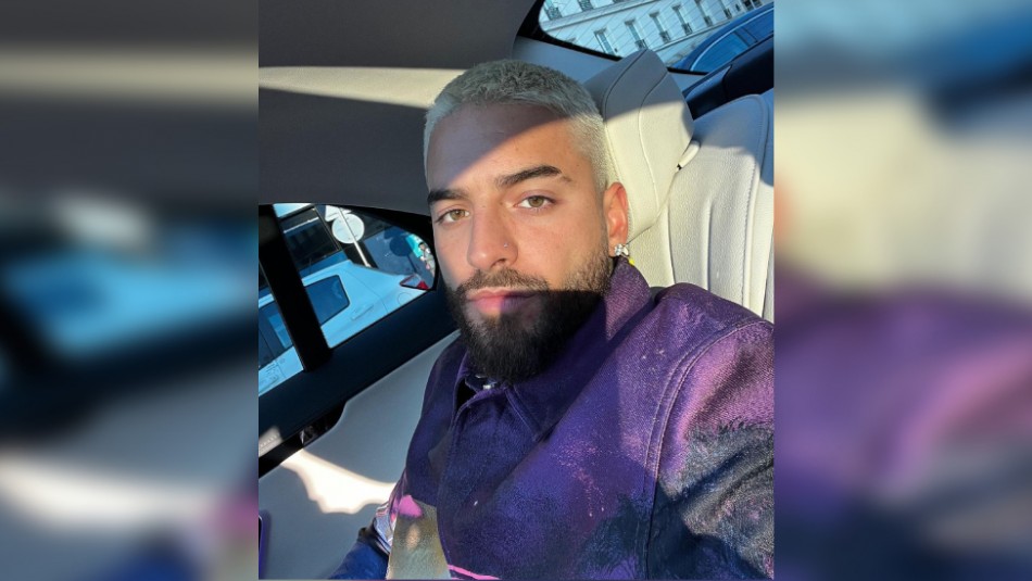 Comparan a Maluma con la reina Isabel II por este look: Comparan a Maluma con la reina Isabel II por este look: