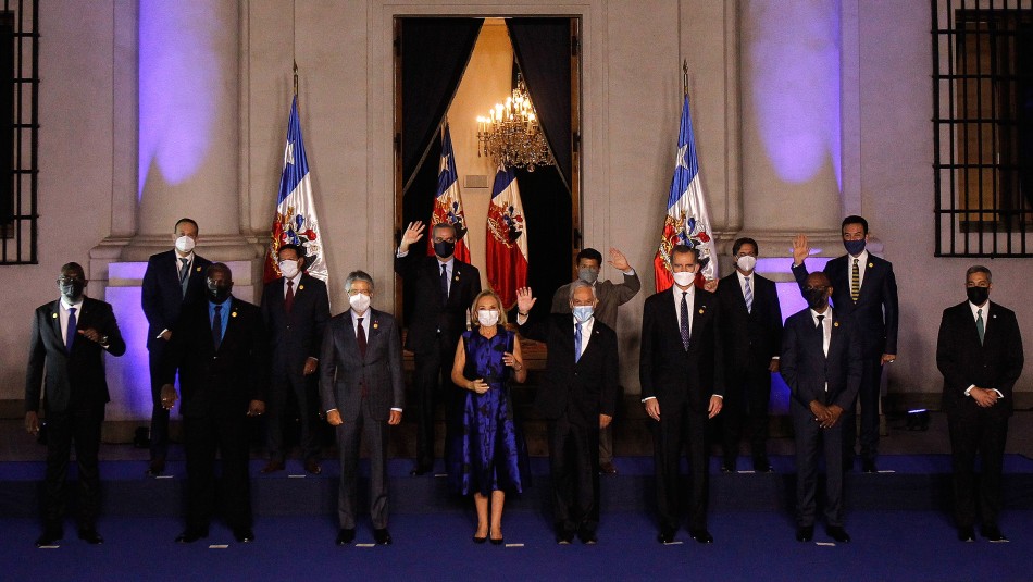 Presidente Piñera se tomó foto oficial con autoridades que asistirán al cambio de mando