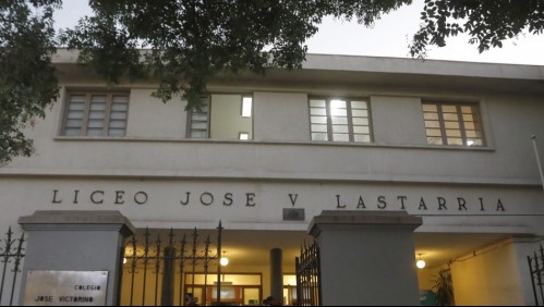 Ministro de Educación propuso 'revisar los protocolos' tras caso de chat 'La Manada' en Liceo Lastarria