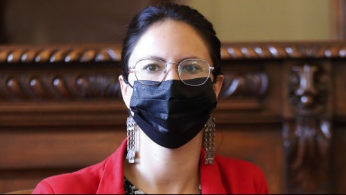 Chat 'La Manada': alcaldesa de Santiago anuncia acciones legales por posibles menciones a alumnas de sus liceos