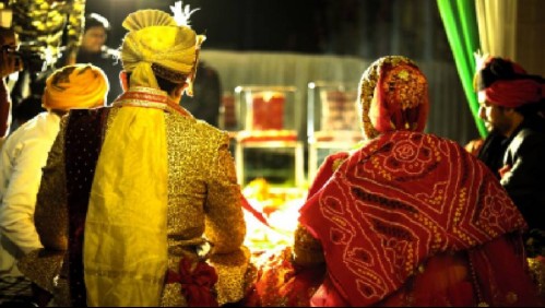 Mujer planta al novio en el altar al descubrir que es calvo: La novia se desmayó de la impresión