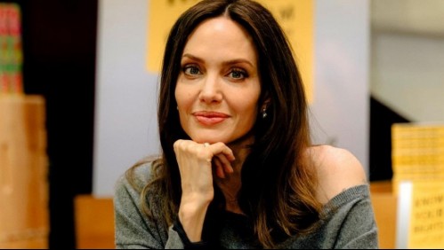 Con el cabello recogido, pantalón estrecho y zapatos bajos: Angelina Jolie se deja ver con su hija Vivienne de compras