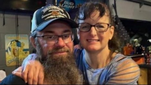 Conmoción por el asesinato de una pareja de ciclistas: Revelan video del hombre que los habría apuñalado