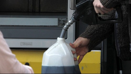 Ministerio de Hacienda presentaría proyecto para rebajar el precio de los combustibles