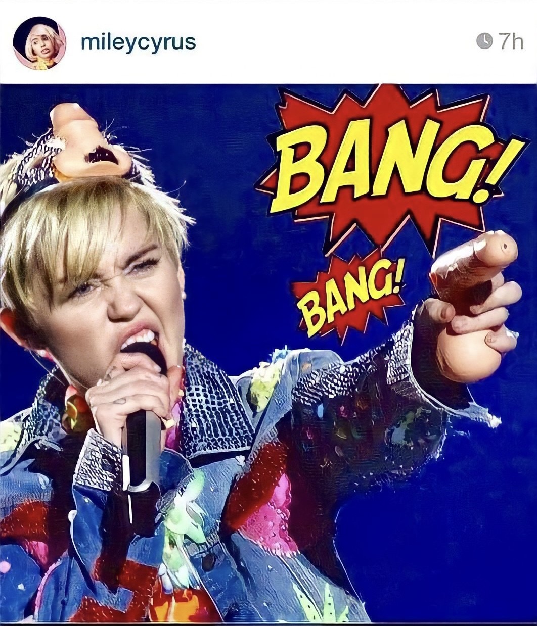 Miley Cyrus con un diseño Javier Méndez en 2014