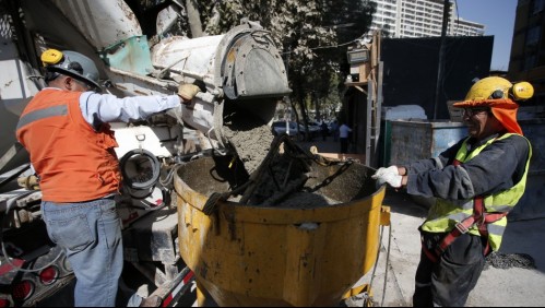 Salario mínimo de $500 mil: ministra del Trabajo dice que primer proyecto de reajuste 'va a ser presentado prontamente'