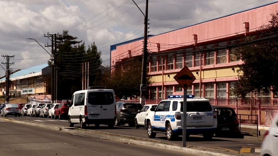 Apoderado apuñala a profesor: ataque se produjo en un liceo de Talcahuano luego de una pelea entre alumnas