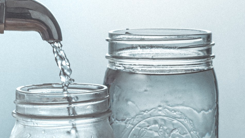 Agua purificada prevención cálculos renales