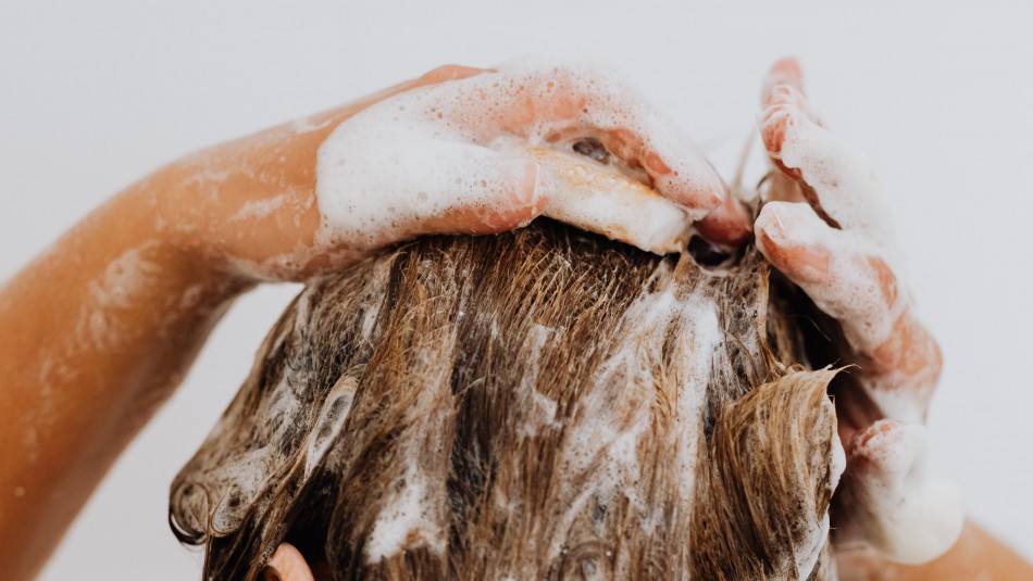Lavado perfecto del pelo: ¿Cuánto tiempo el shampoo debe permanecer en el cuero cabelludo?