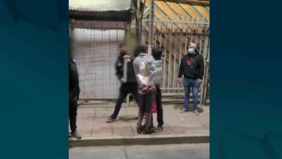 Nueva detención ciudadana: Vecinos amarran con alusa a delincuentes Nueva detención ciudadana: Vecinos amarran con alusa a delincuentes
