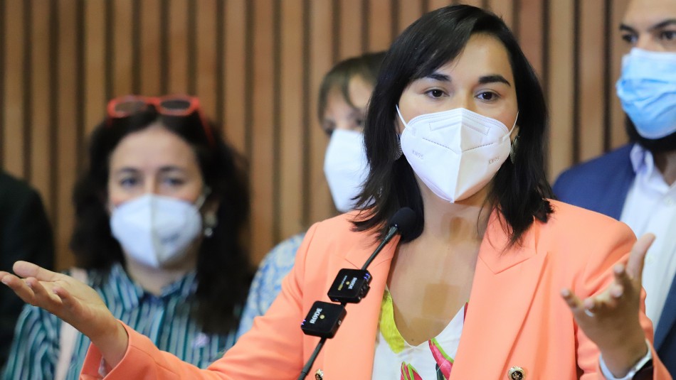 Ministra Izkia Siches y joven herido por Carabinero en marcha: Ministra Izkia Siches y joven herido por Carabinero en marcha: