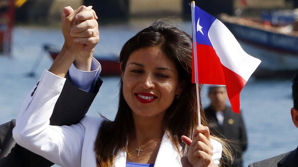 Abbott ordena sumario contra fiscal de Antofagasta tras fuga de la exalcaldesa Karen Rojo Abbott ordena sumario contra fiscal de Antofagasta tras fuga de la exalcaldesa Karen Rojo