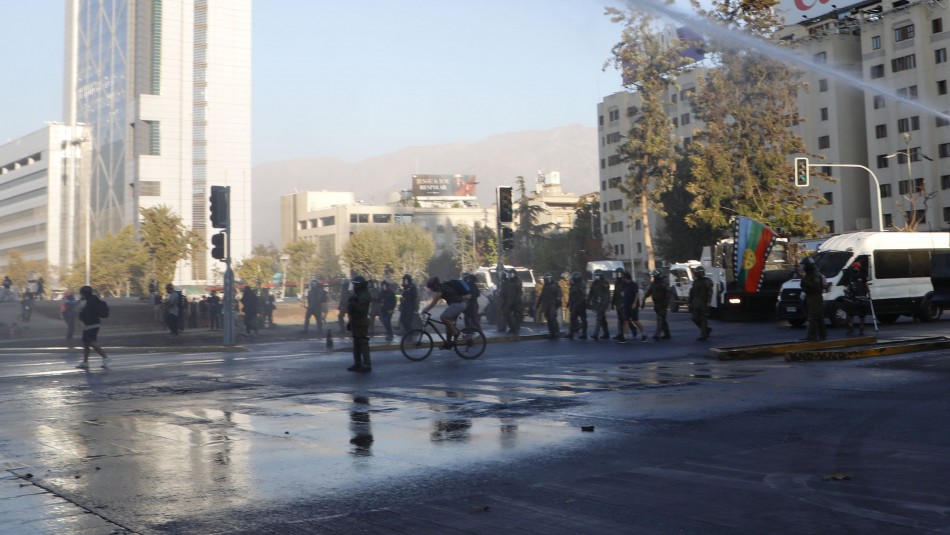 imagen-referencial Manifestaciones en Plaza Italia generan desvíos de tránsito y cierre de accesos a estaciones de Metro