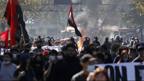 'Refundar Carabineros es prioridad de nuestro Gobierno': Ministra de Bienes Nacionales tras baleo en marcha