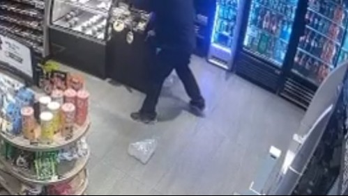 Carabinero de franco frustra asalto a servicentro en Puente Alto: Sistema de seguridad llenó de humo el local