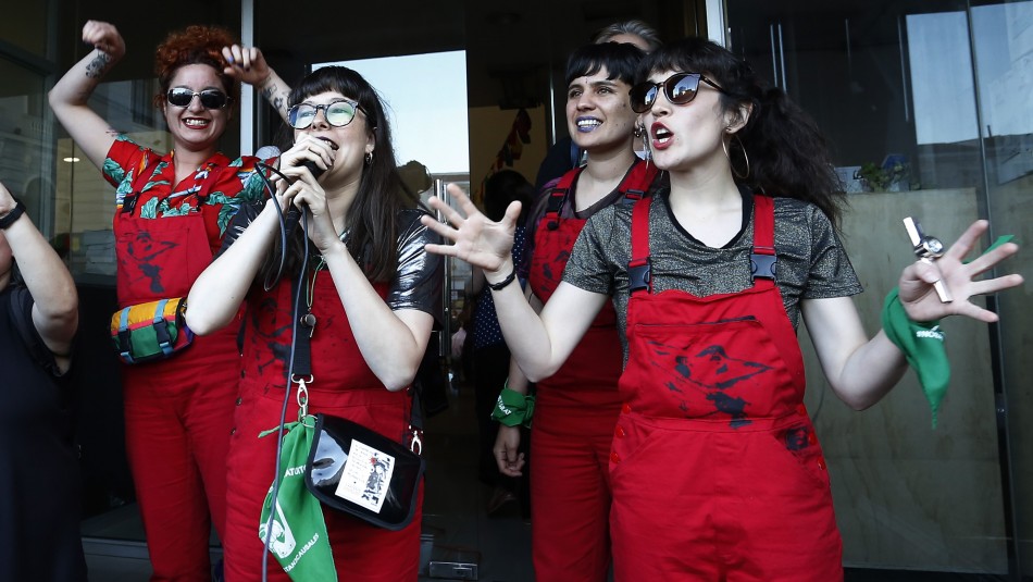 las-tesis Para protestar contra los femicidios y la violencia de género: Colectivo Las Tesis realiza performance en México