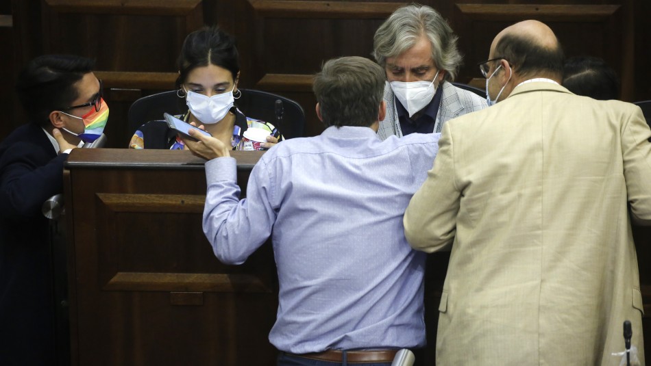 Convención Constitucional: Comisión propone eliminar cargo de Fiscal Nacional Convención Constitucional: Comisión propone eliminar cargo de Fiscal Nacional