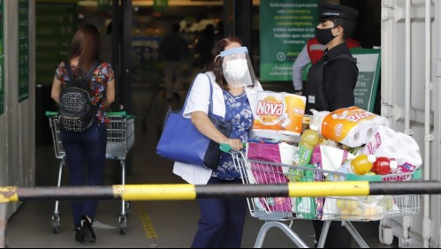 Parlamentarios piden urgencia a proyecto que rebaja el IVA a productos de la canasta básica