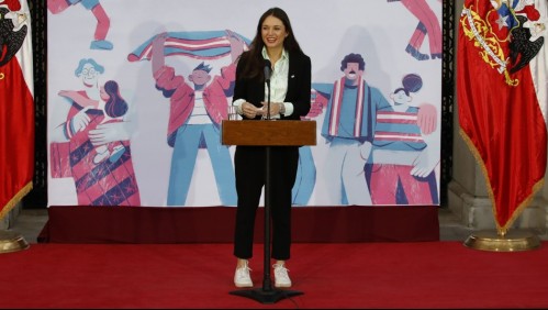 Irina Karamanos en su primer discurso público por Día Internacional de la Visibilidad Trans: 'Nos emociona mucho'