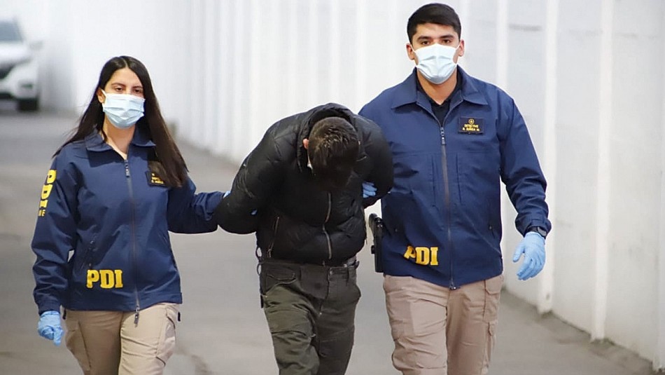Extraditan a chileno integrante de banda criminal que se dedicaba al robo de cajeros automáticos en Uruguay Extraditan a chileno integrante de banda criminal que se dedicaba al robo de cajeros automáticos en Uruguay
