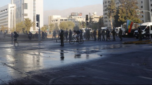 Nuevas manifestaciones en Plaza Italia generan desvíos de tránsito y cierre de acceso de estación de Metro
