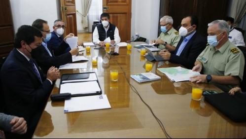 A esta hora se lleva a cabo reunión de emergencia en La Moneda tras ataque incendiario en Contulmo