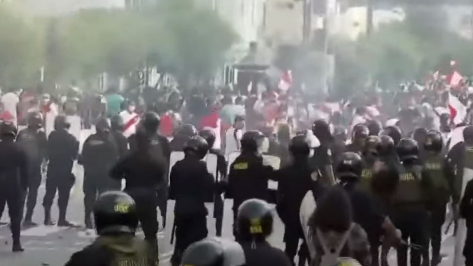 Presidente Castillo anuncia fin al toque de queda en Lima y Callao en medio violentos incidentes Presidente Castillo anuncia fin al toque de queda en Lima y Callao en medio violentos incidentes