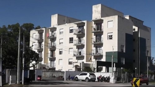 Mujer jubilada mata a su marido de 74 años: le dio en la cabeza con un martillo y lo lanzó de un cuarto piso