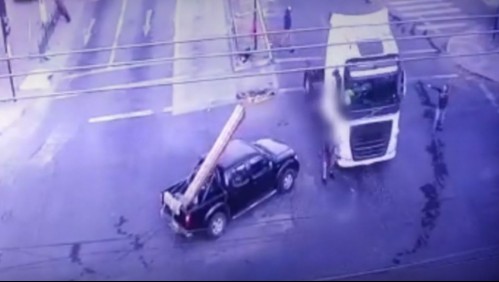 Video capta momento en que camión de gran tonelaje arrolla y mata a mujer embarazada tras discusión