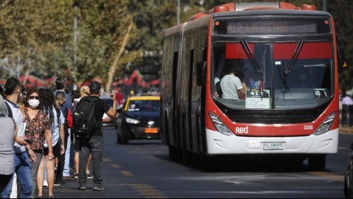 Ministro de Hacienda anuncia congelamiento de las tarifas de la locomoción colectiva en todo el país