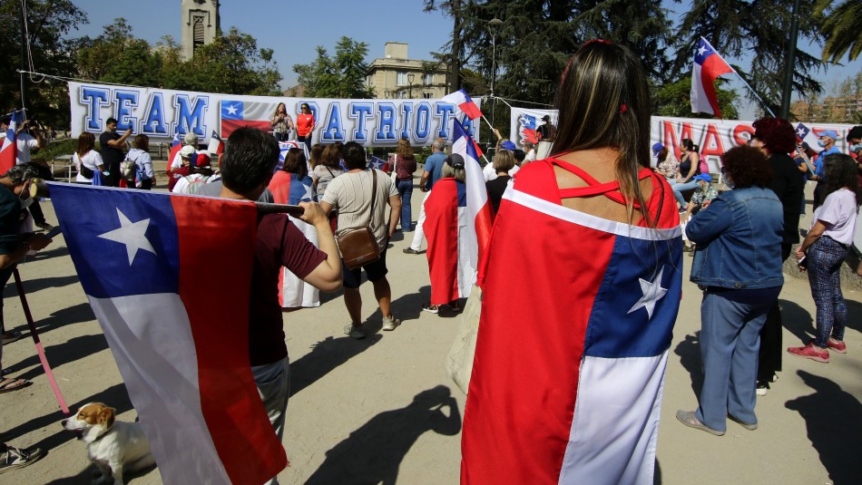 Realizan primera manifestación por el Rechazo a una nueva constitución en Providencia