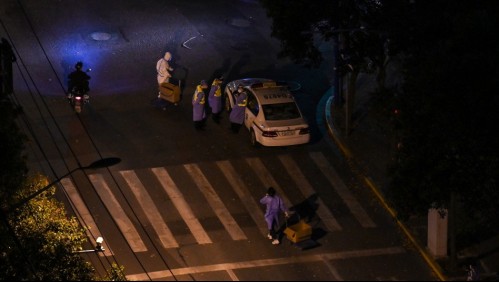 Gritos desesperados y protestas en Shanghái por confinamientos extremos: Autoridades permiten salir a la población