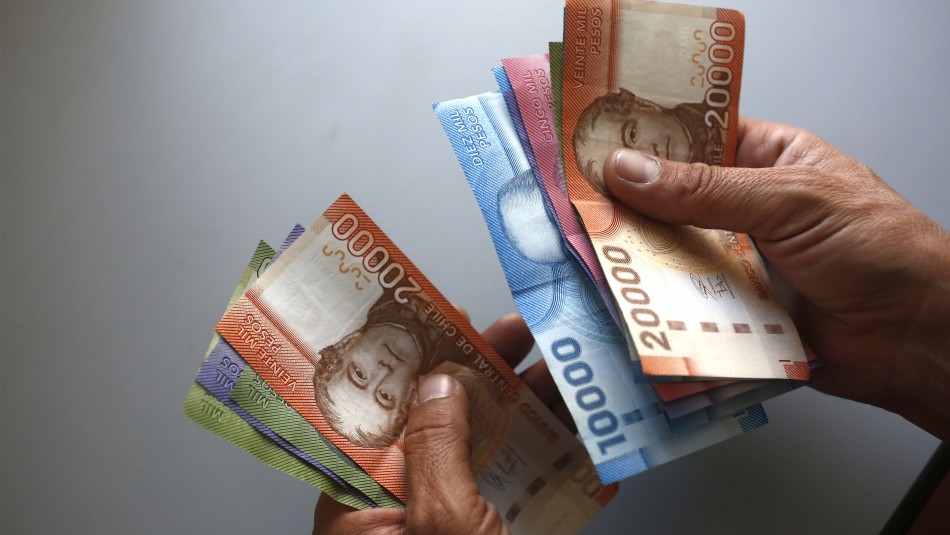 CUT solicita que el sueldo mínimo llegue a los $400 mil antes de fin de año CUT solicita que el sueldo mínimo llegue a los $400 mil antes de fin de año