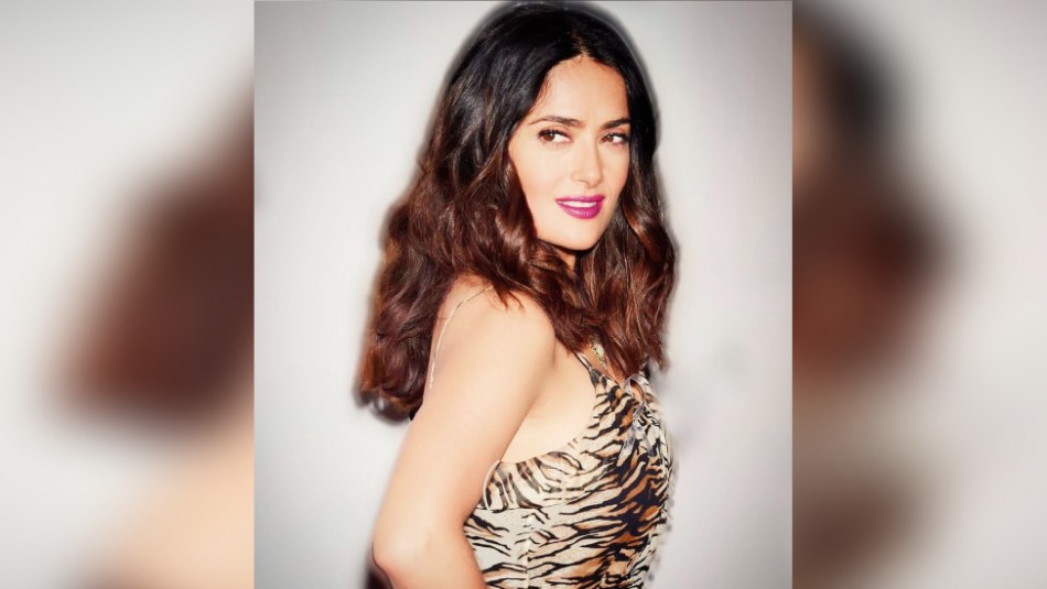 El desaliñado look por el que Salma Hayek es comparada con El desaliñado look por el que Salma Hayek es comparada con