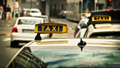 Por falta de radiopatrullas: Policías tuvieron que perseguir a ladrones en un taxi