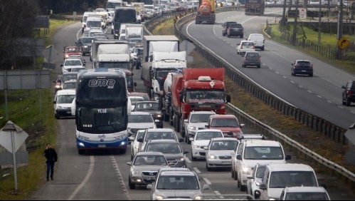 Ministro Obras Públicas y congestión en carreteras: 'He instruido a concesionarias que tomen medidas adicionales'