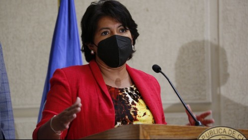 Congelamiento de tarifas en transporte público: Provoste acusa 'letra chica' en anuncio del Gobierno